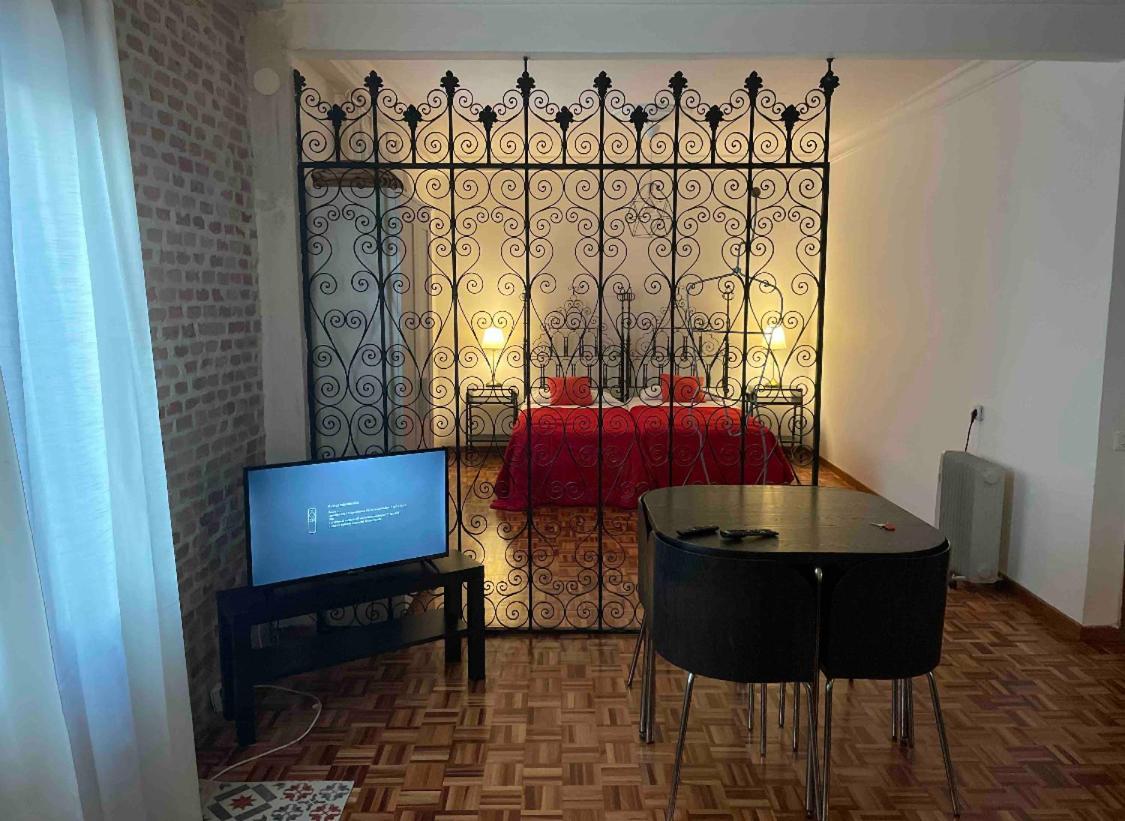 Alojamiento En El Centro De Toledo Apartment Exterior foto